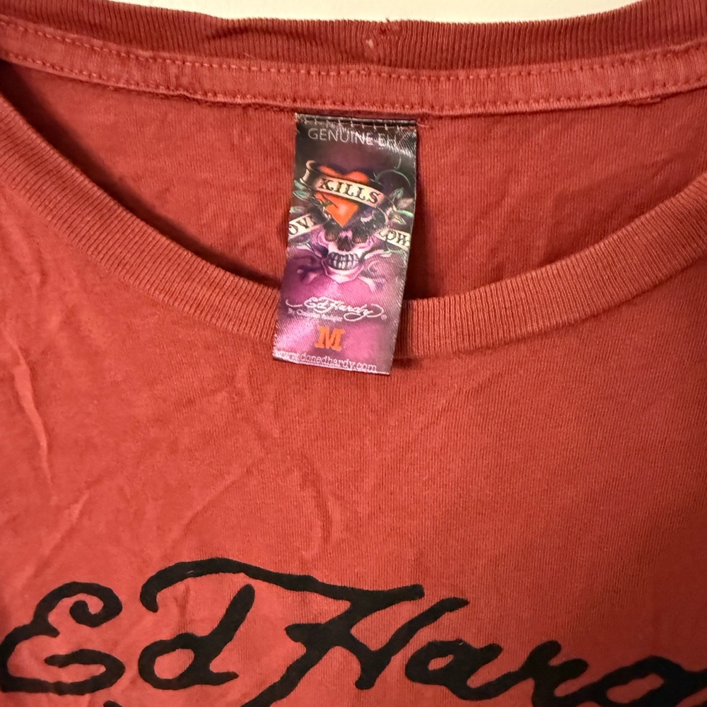 ☠️Ed Hardy Vintage 2000s Maroon Skull Graphic Tee Size Medium - Picture 2 of 4